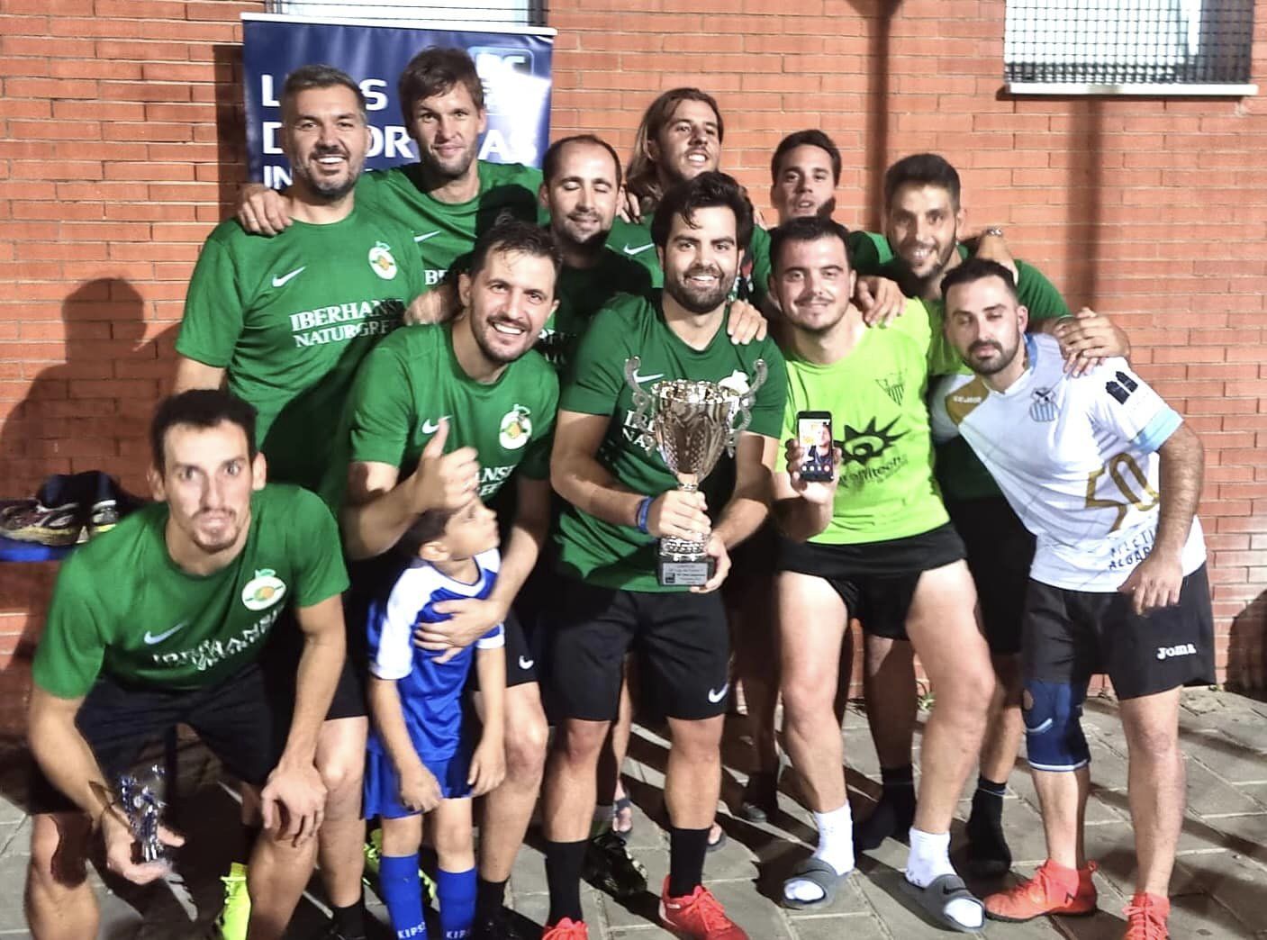 IBERHANSE- NATURGREEN se proclama campeón inédito de la Liga de Fútbol 7 RC Inter-empresas de Primavera 2022 en Sevilla al vencer a Deloitte